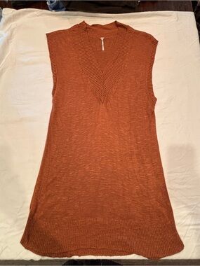 Free People Rust Orange V-Neck Sleeveless Sweater Tunic Size Medium